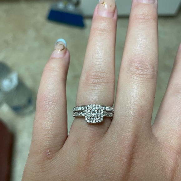 Wedding ring set - Picture 1 of 6